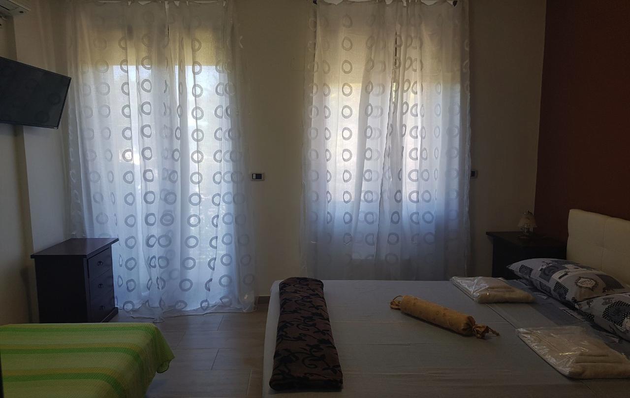 Rivabella Beach Hotel Галиполи Екстериор снимка